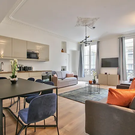 63 Luxury Flat Champs Elysees 1c Parigi